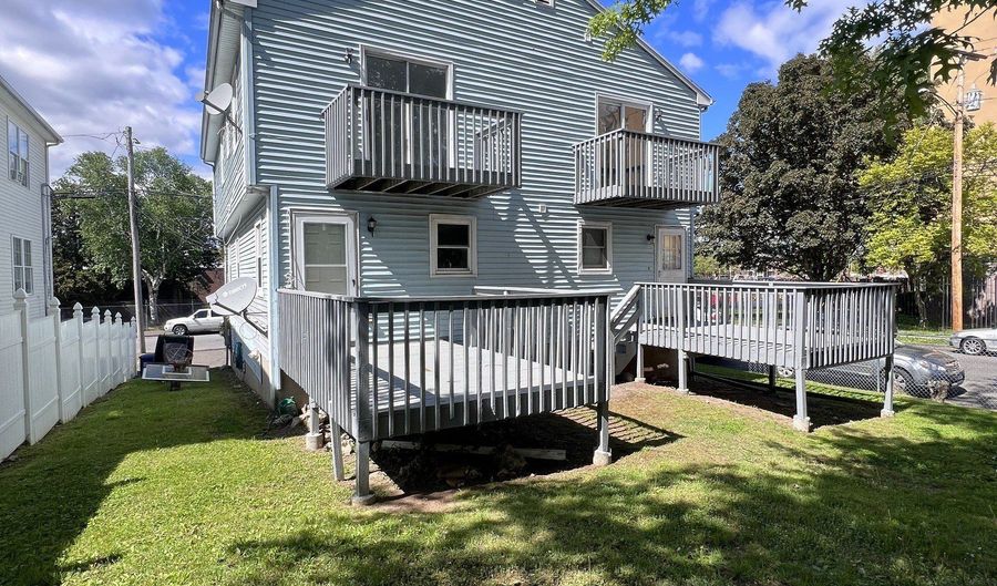 95 Shell St, Bridgeport, CT 06605 - 3 Beds, 2 Bath