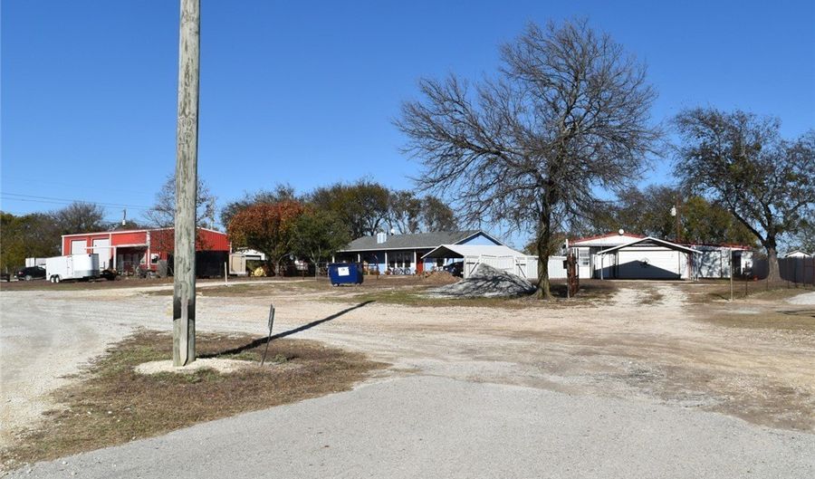 1056 E I35 Hwy, Abbott, TX 76621 - 0 Beds, 0 Bath