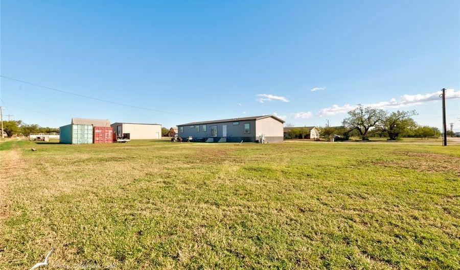 2032 Avenue L, Anson, TX 79501 - 4 Beds, 3 Bath