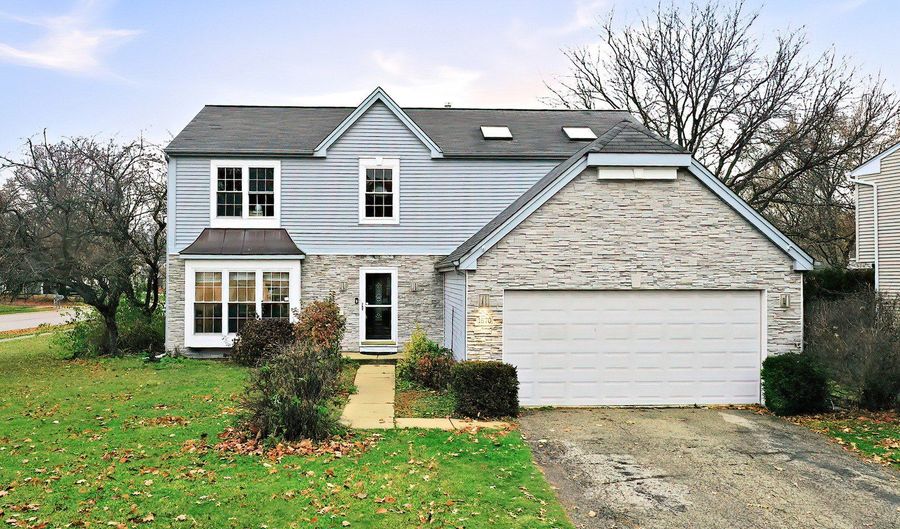 1670 Yosemite Pkwy, Algonquin, IL 60102 - 4 Beds, 3 Bath