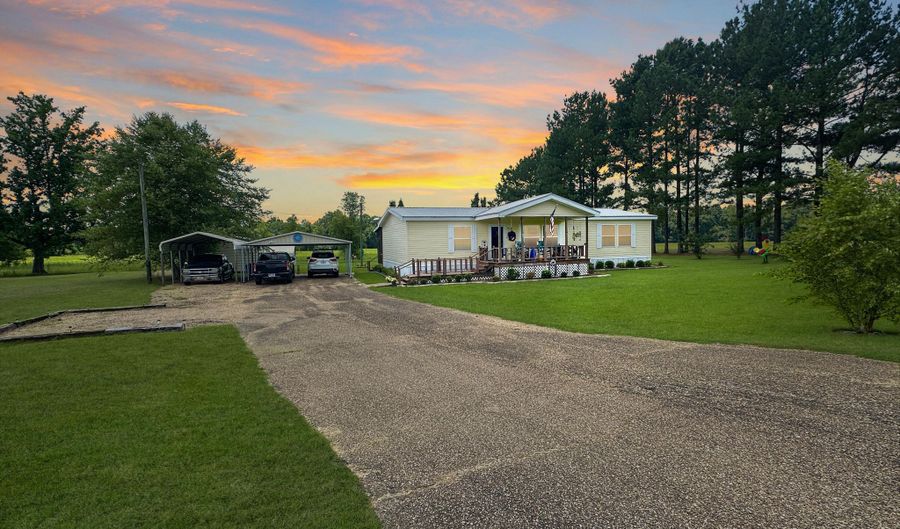 899 Harrisville Braxton Rd Rd, Braxton, MS 39044 - 3 Beds, 2 Bath