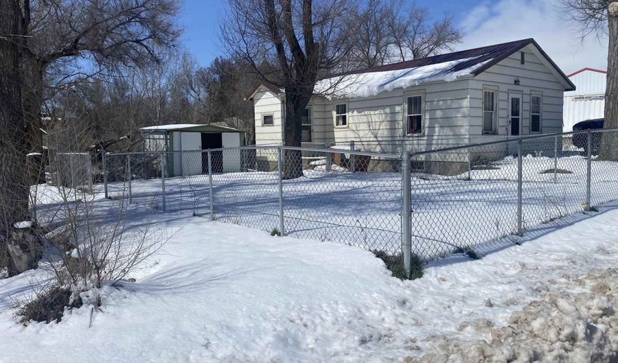 301 US Highway 85, Buffalo, SD 57720 - 2 Beds, 1 Bath