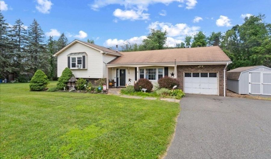 5 Bethel Ct, Alloway, NJ 07461 - 3 Beds, 2 Bath