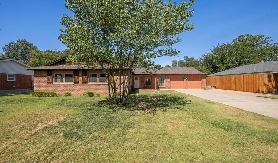 3802 LINDA Dr, Amarillo, TX 79109 - 3 Beds, 3 Bath