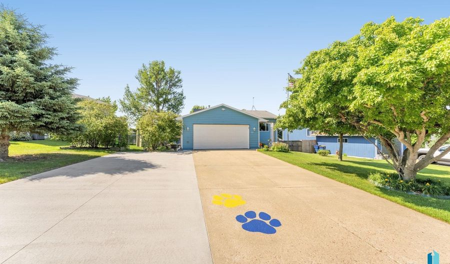 523 Kyle Ave, Baltic, SD 57003 - 4 Beds, 2 Bath