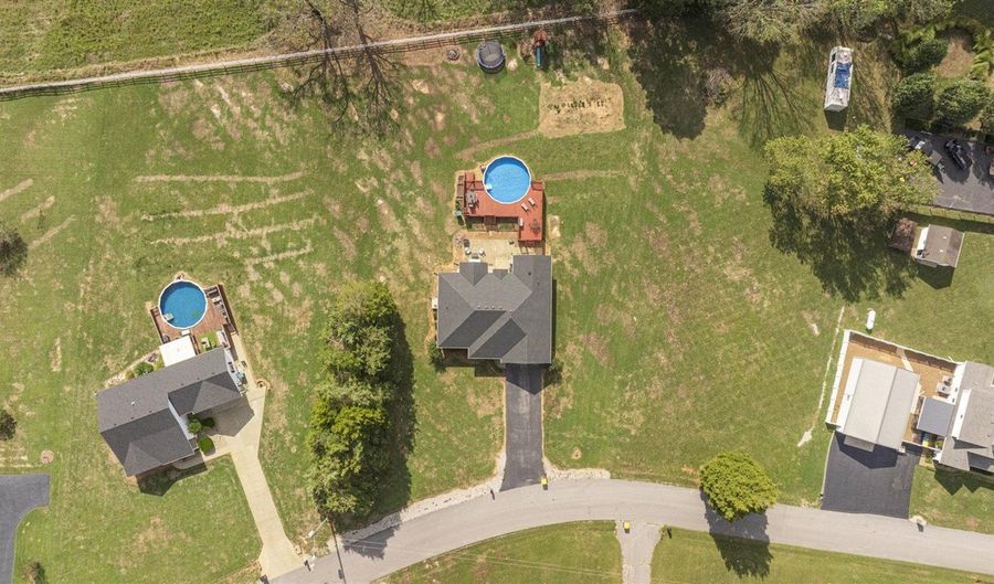 201 Elmwood Dr, Auburn, KY 42206 - 3 Beds, 2 Bath