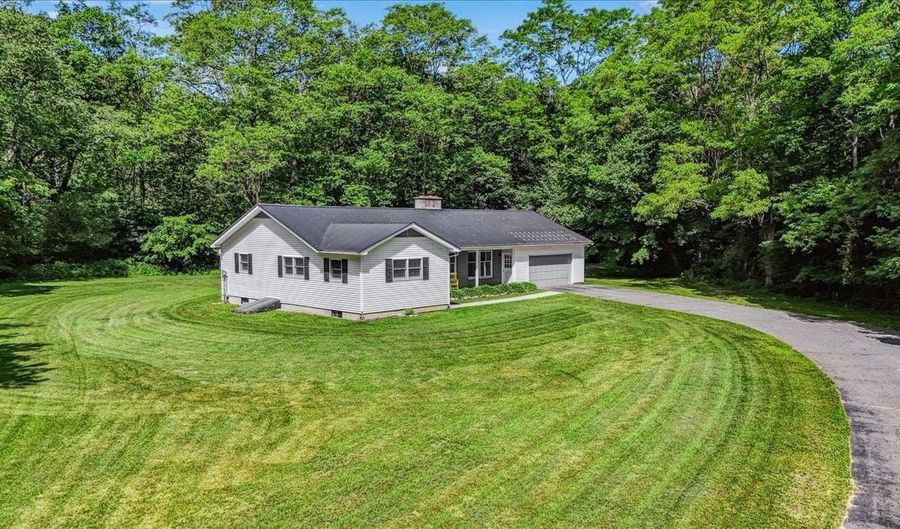 7 Grassy Brook Rd, Brookline, VT 05345 - 3 Beds, 3 Bath