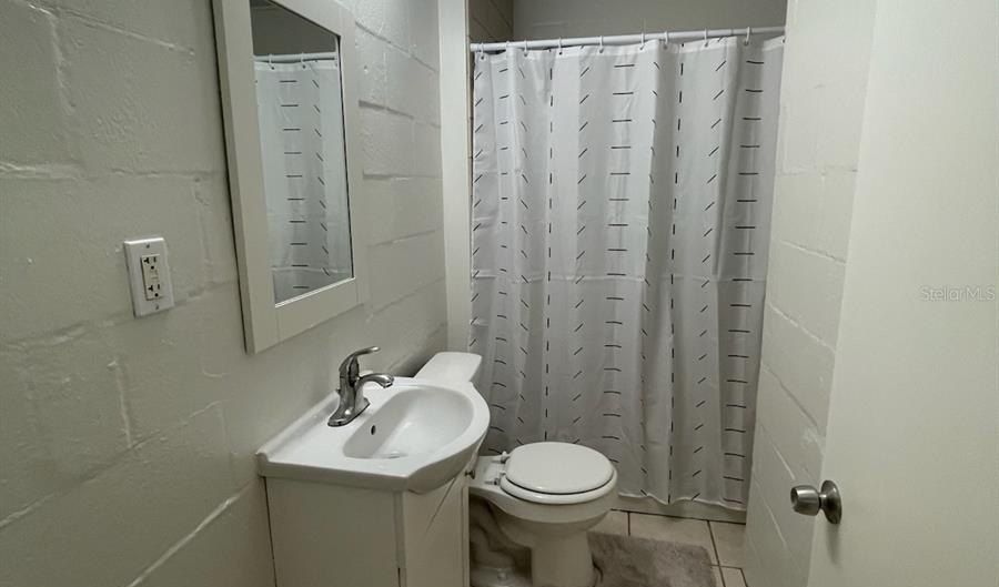 1124 WEBSTER Ave, Orlando, FL 32804 - 1 Beds, 1 Bath