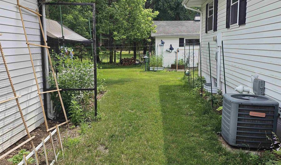 216 N Vincennes St, Adams, WI 53910 - 2 Beds, 2 Bath