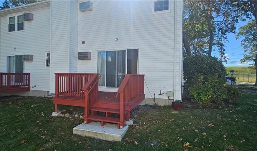 107 Forestwood Dr, North Providence, RI 02904 - 2 Beds, 2 Bath