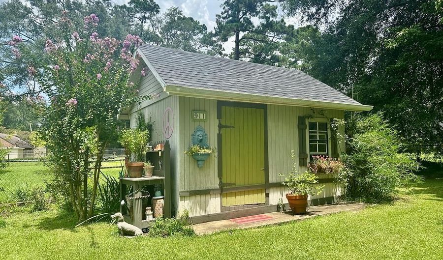 911 Morningside Dr, Brookhaven, MS 39601 - 3 Beds, 2 Bath