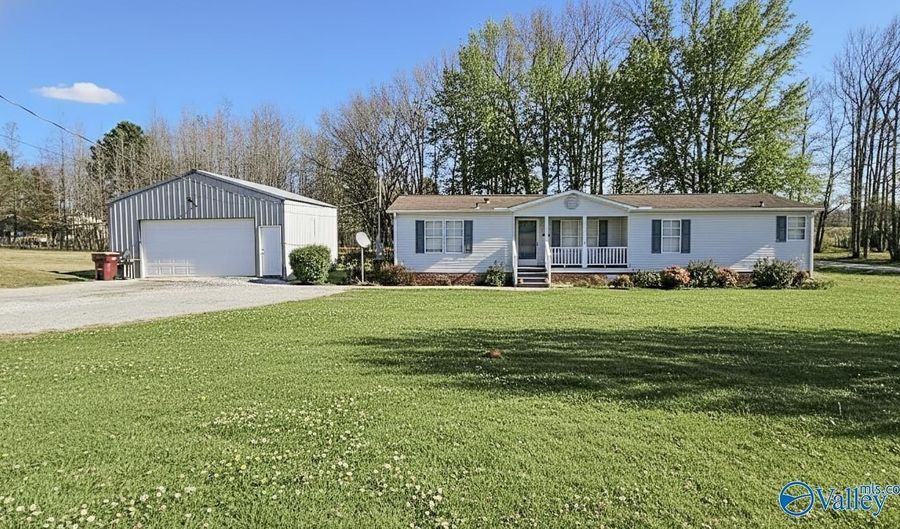 14654 Hammons Rd, Athens, AL 35611 - 3 Beds, 2 Bath
