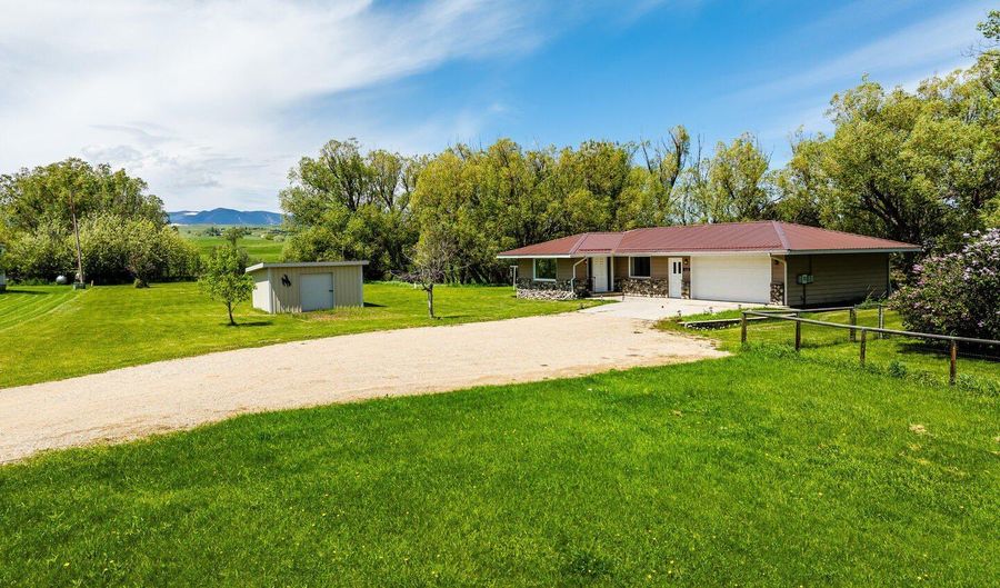 272 St Hwy 335, Big Horn, WY 82833 - 2 Beds, 1 Bath