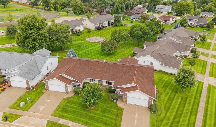 1106 Cassidy Curv, Adel, IA 50003 - 3 Beds, 3 Bath
