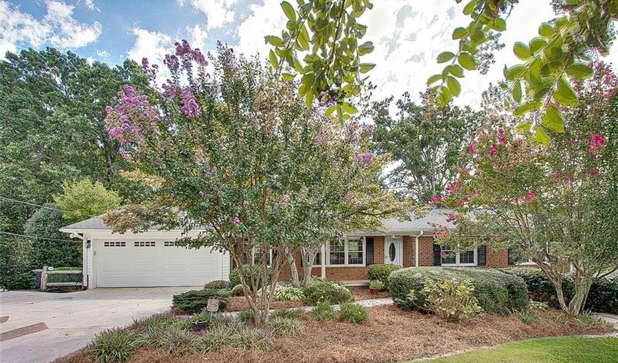 1201 Lindale Dr, Asheboro, NC 27205 - 3 Beds, 2 Bath