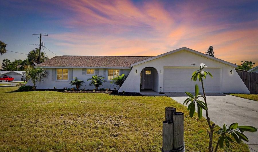 635 Jamaica Cir E, Apollo Beach, FL 33572 - 3 Beds, 2 Bath
