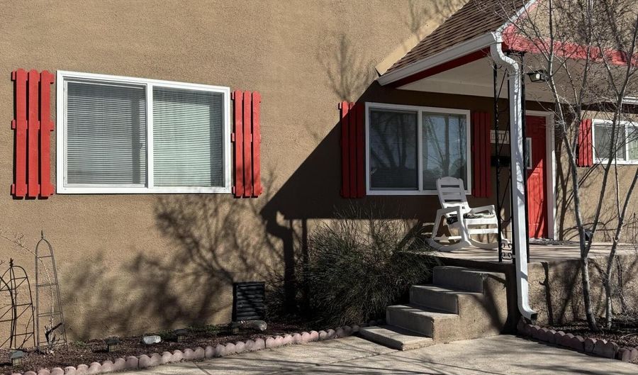 412 Grove St NE, Albuquerque, NM 87108 - 4 Beds, 2 Bath