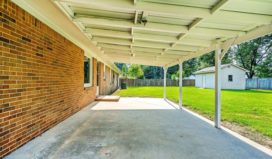 212 Cascade Dr, Athens, AL 35611 - 3 Beds, 2 Bath