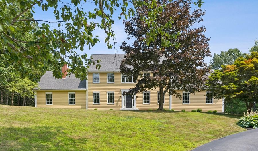 4 Victoria Ln, Falmouth, ME 04105 - 4 Beds, 4 Bath