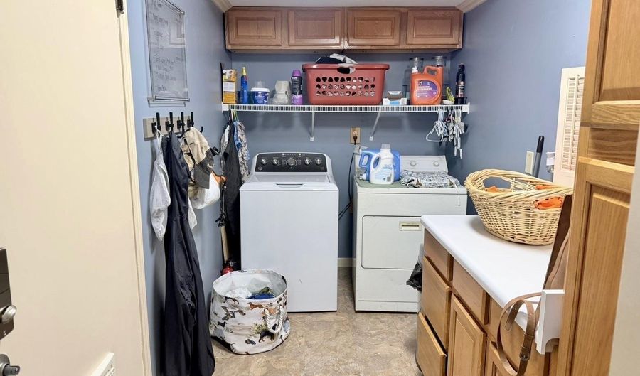 615 Fairmont St, Albertville, AL 35950 - 4 Beds, 3 Bath