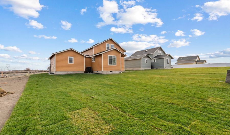 303 ART KEGLER Blvd, Boardman, OR 97818 - 3 Beds, 3 Bath