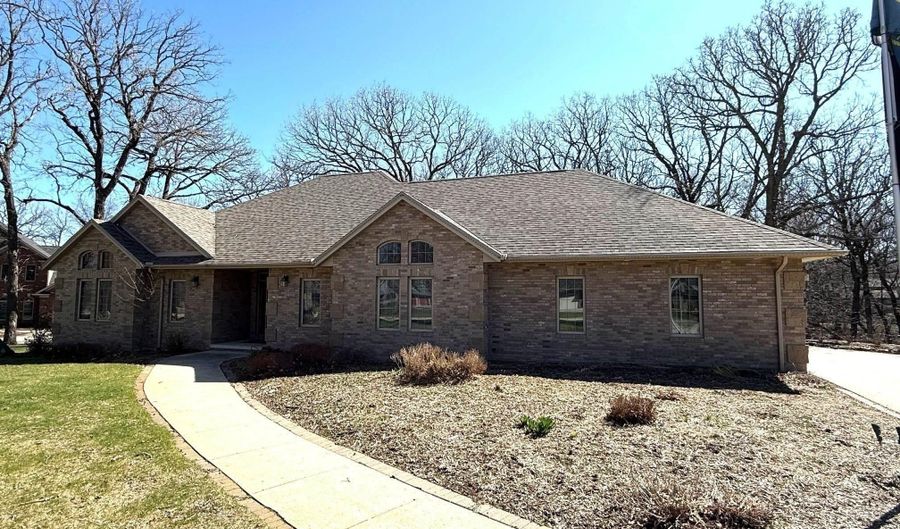 402 Timber Ests, Algona, IA 50511 - 5 Beds, 4 Bath