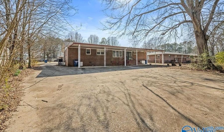 316 Etowah St SE, Attalla, AL 35954 - 3 Beds, 2 Bath