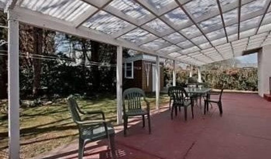 35 Treasure Rd, Narragansett, RI 02882 - 4 Beds, 2 Bath
