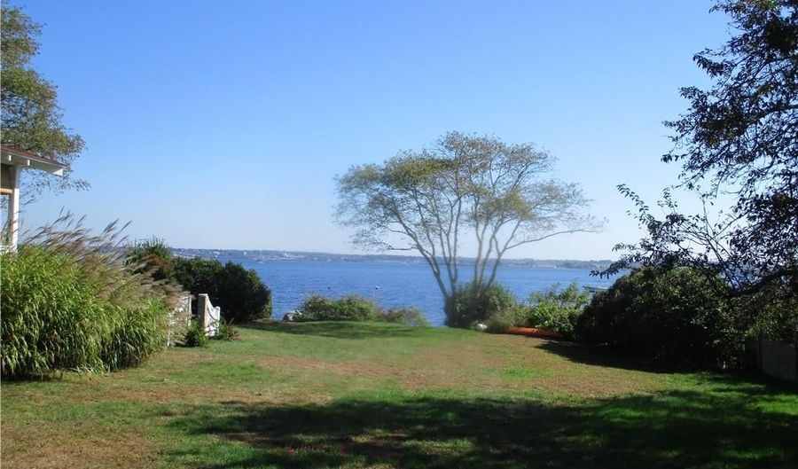 27 Marcello Dr, Jamestown, RI 02835 - 3 Beds, 2 Bath