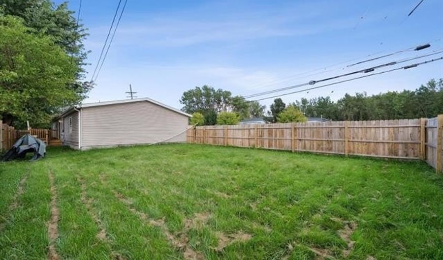35420 Grant St, Romulus, MI 48174 - 3 Beds, 2 Bath