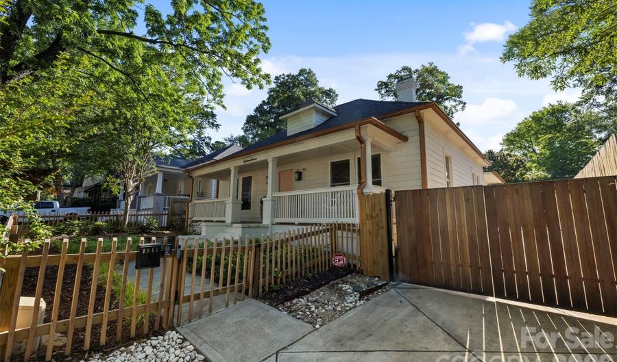 1816 Umstead St, Charlotte, NC 28205 - 3 Beds, 2 Bath