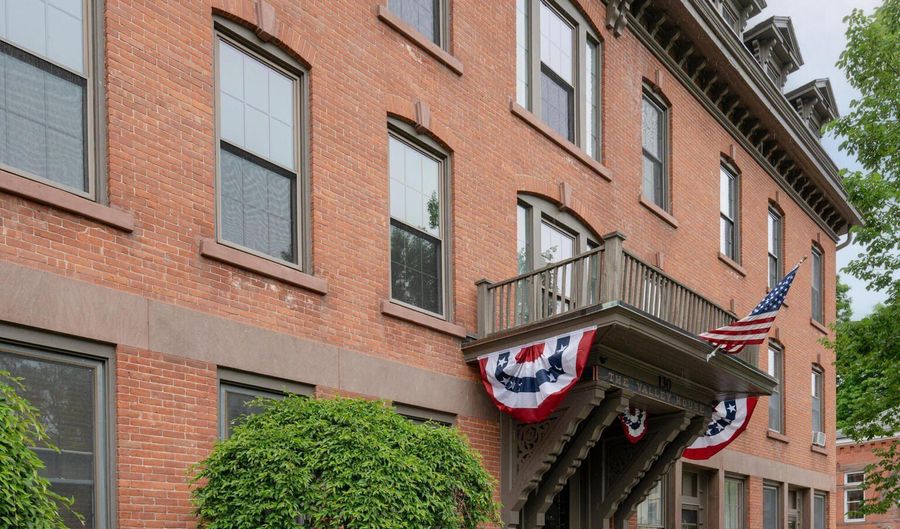130 Main St 2D, Canton, CT 06019 - 1 Beds, 1 Bath