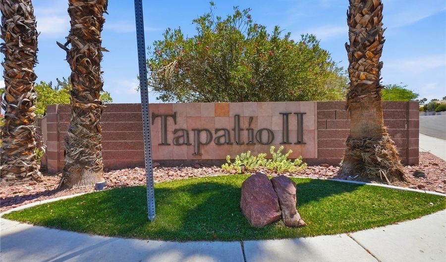 379 Blanca Springs Dr, Henderson, NV 89014 - 2 Beds, 2 Bath