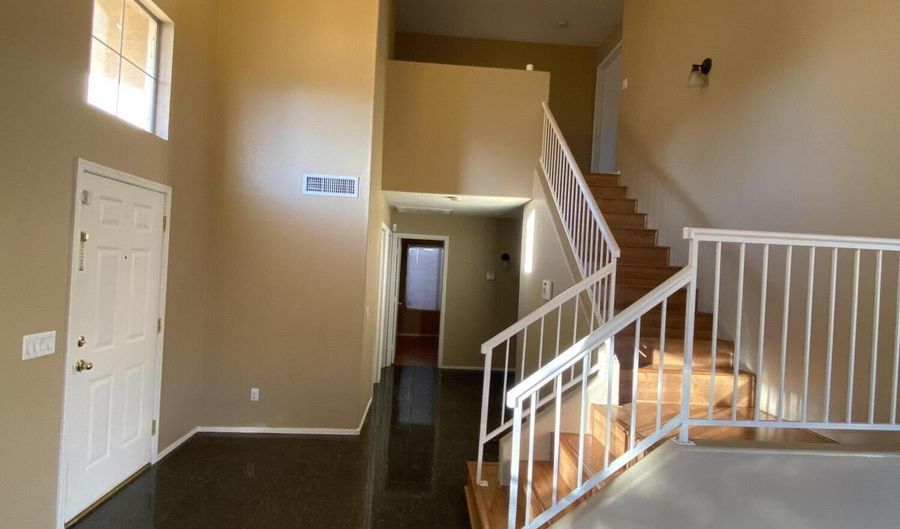 2745 S SEAN Dr, Chandler, AZ 85286 - 4 Beds, 3 Bath