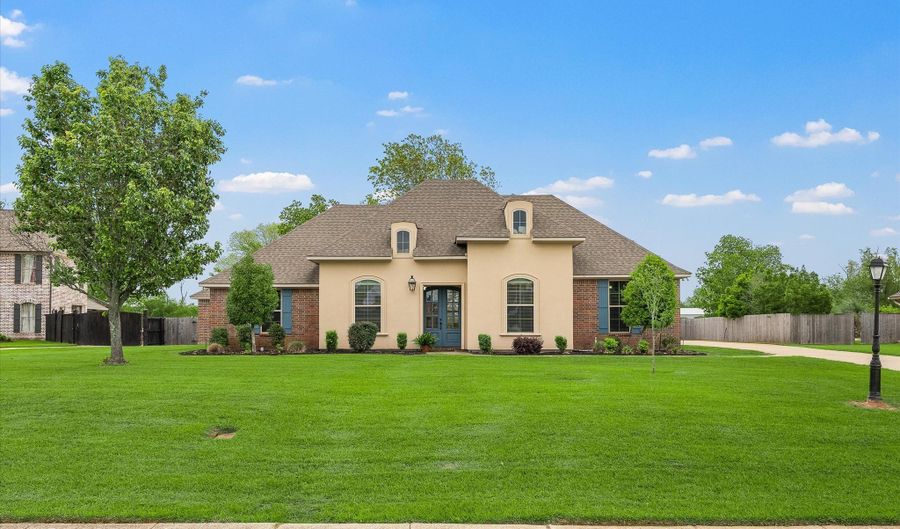 252 Cattail Trl, Benton, LA 71006 - 5 Beds, 4 Bath