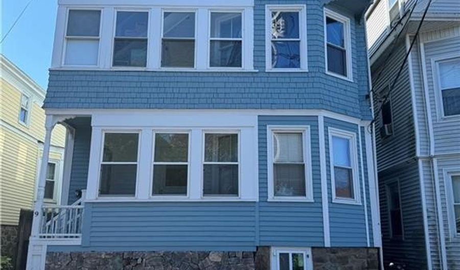9 Ann St 2, Newport, RI 02840 - 5 Beds, 2 Bath
