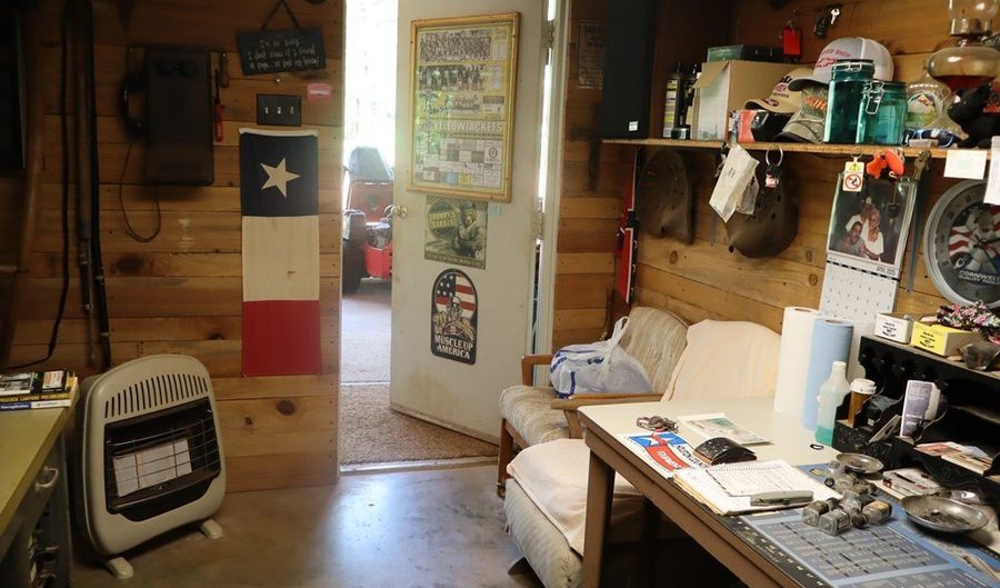 4269 Hwy 21 W, Alto, TX 75925 - 3 Beds, 2 Bath