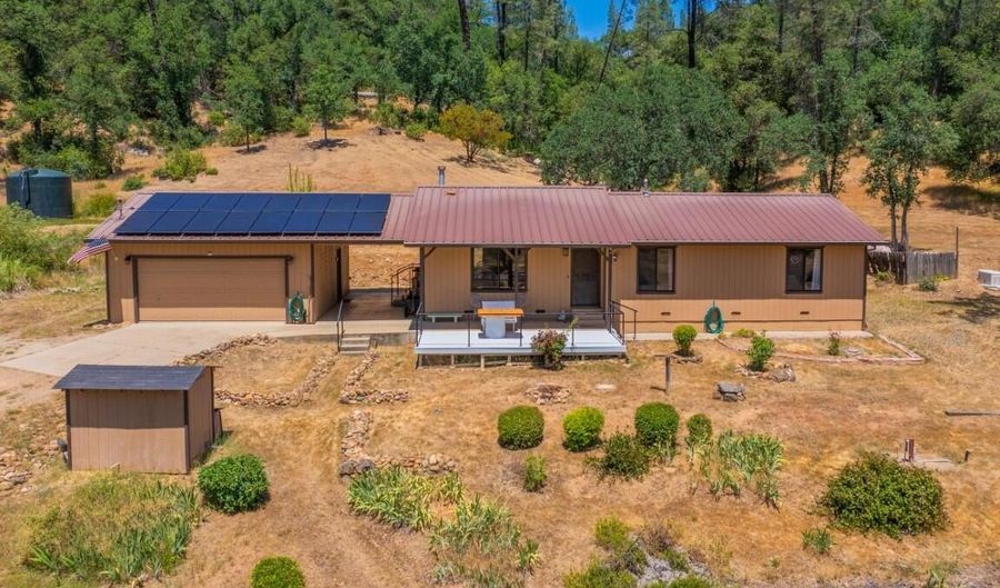 17972 Wild Weed Way, Anderson, CA 96007 - 3 Beds, 2 Bath