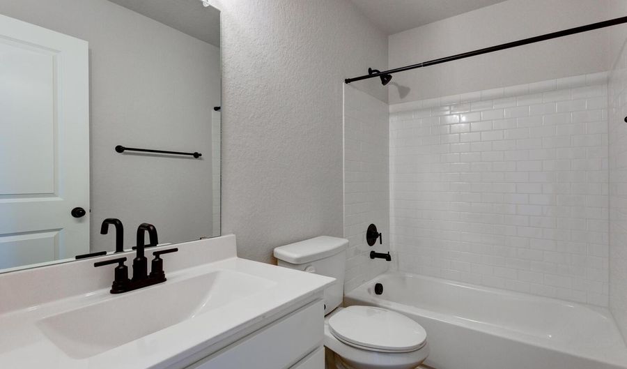 226 Brood Dr, Adkins, TX 78101 - 4 Beds, 3 Bath