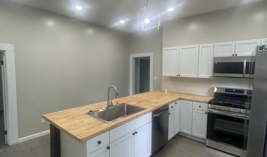 801 S Main St, Bicknell, IN 47512 - 3 Beds, 1 Bath