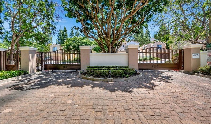 2 Vista Del Cerro, Aliso Viejo, CA 92656 - 3 Beds, 3 Bath
