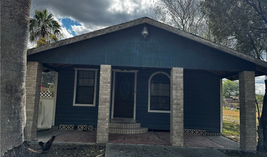 200 W 5th St, Alice, TX 78332 - 3 Beds, 3 Bath