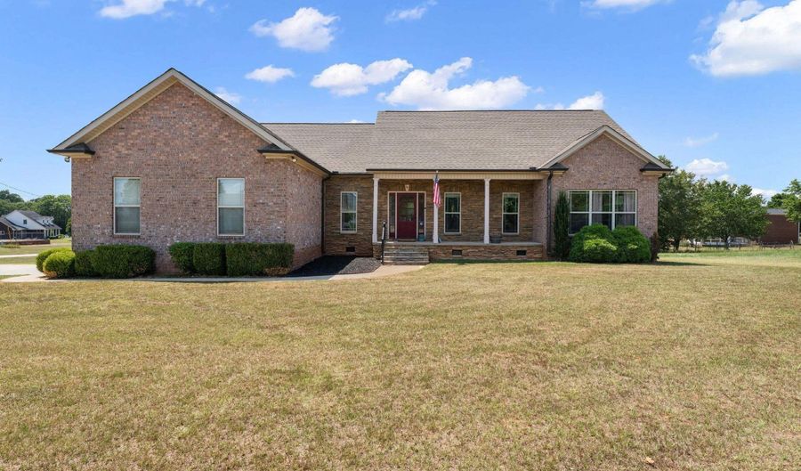 4401 Parris Bridge Rd, Boiling Springs, SC 29316 - 3 Beds, 2 Bath