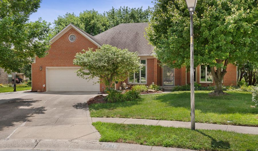 361 Country Woods Dr, Indianapolis, IN 46217 - 3 Beds, 2 Bath
