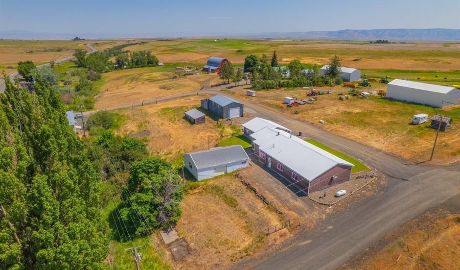 908 Pine St, Anatone, WA 99401 - 3 Beds, 2 Bath