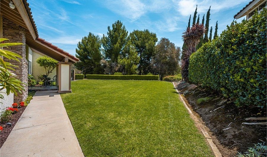 186 S Donna Ct, Anaheim, CA 92807 - 4 Beds, 3 Bath