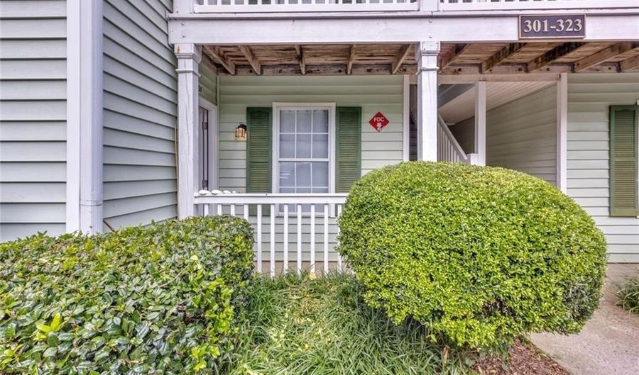 301 Cobblestone Trl, Avondale Estates, GA 30002 - 2 Beds, 2 Bath