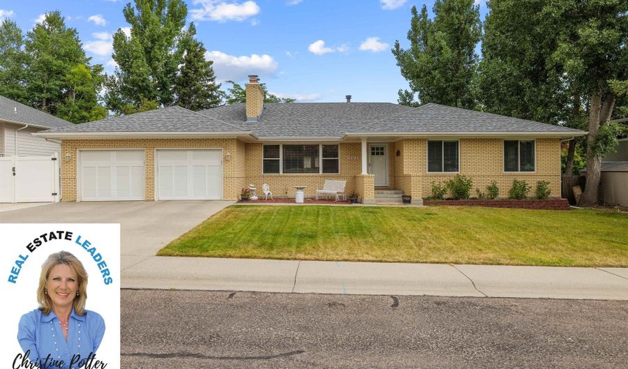 5030 E 17th St, Casper, WY 82609 - 5 Beds, 3 Bath