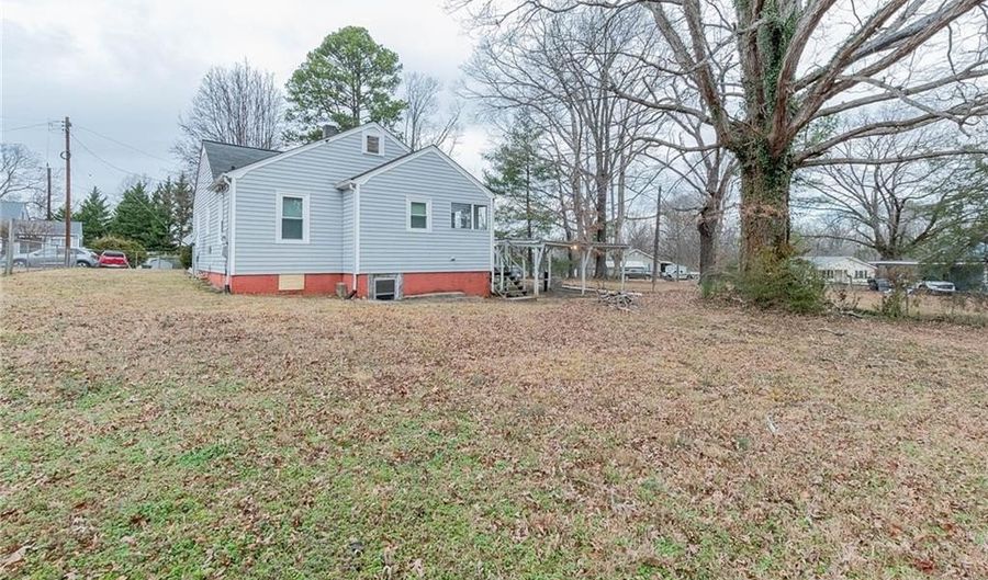 238 Underwood St, Asheboro, NC 27203 - 2 Beds, 1 Bath