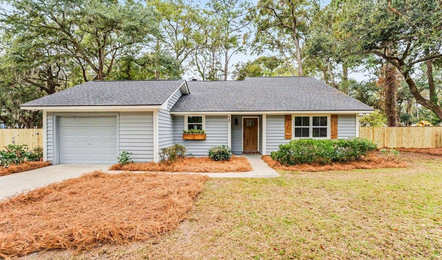 10 Chesterfield Lake Dr, Beaufort, SC 29906 - 3 Beds, 2 Bath